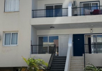 2 Bedroom Town House in Kato Paphos, Paphos